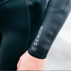 Mystic 2024 Femmes Gem 6/4/3mm Chest Zip à Capuche Combinaison Néoprène -Plongée Série Magasin 2024 femmes gem 643mm chest zip a capuche combinaison neoprene 3