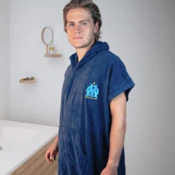 Poncho De Bain Adulte 100% Coton Football Marseille - Logo 9 Poncho De Bain Adulte 100% Coton Football Marseille - Logo -Plongée Série Magasin poncho de bain adulte 100 coton football marseille logo 3
