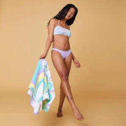 SERVIETTE L PRINT Flowy Parme 145x85 Cm -Plongée Série Magasin serviette l print flowy parme 145x85 cm 2